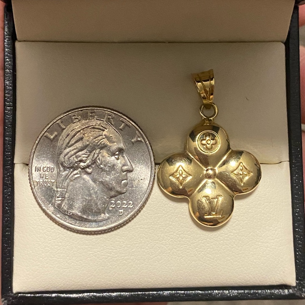 Real 18k Saudi gold pendant
